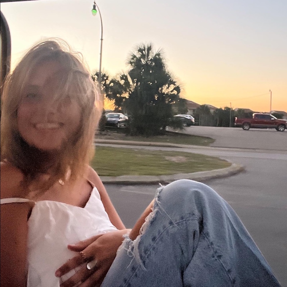 Hoping to get rid of some clothes before I move out!